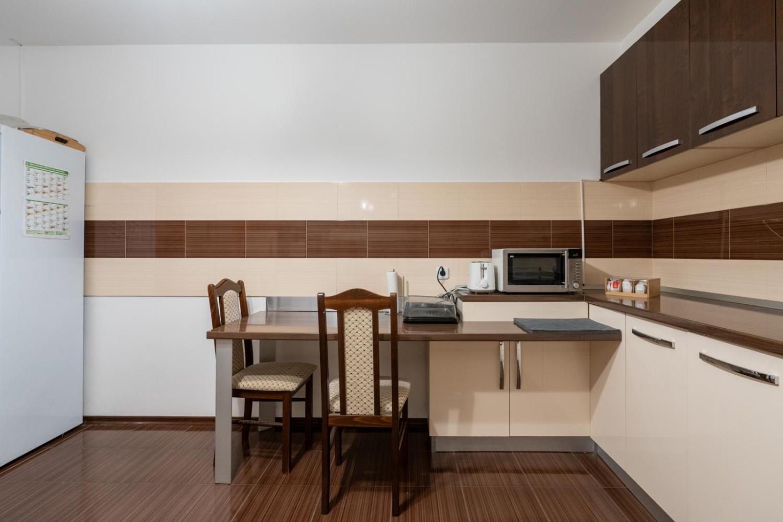 Farawayhomes Aparthotel Near Vienna Airport - Anytime Self Check-In Bruck an der Leitha Esterno foto