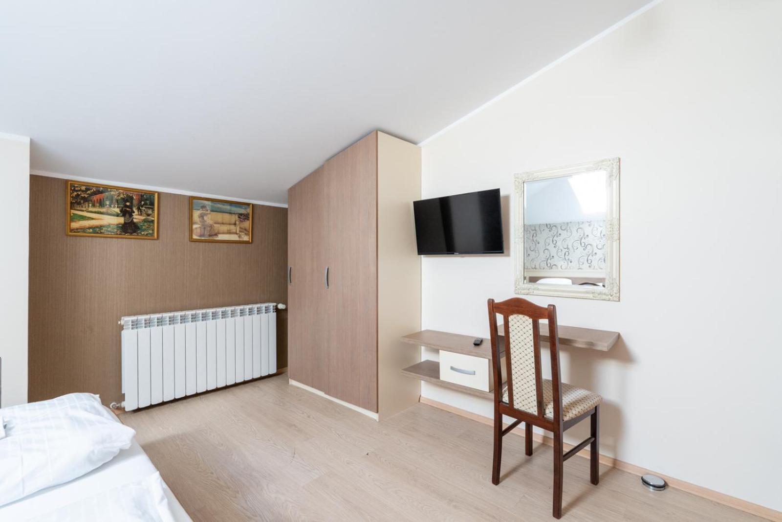 Farawayhomes Aparthotel Near Vienna Airport - Anytime Self Check-In Bruck an der Leitha Esterno foto