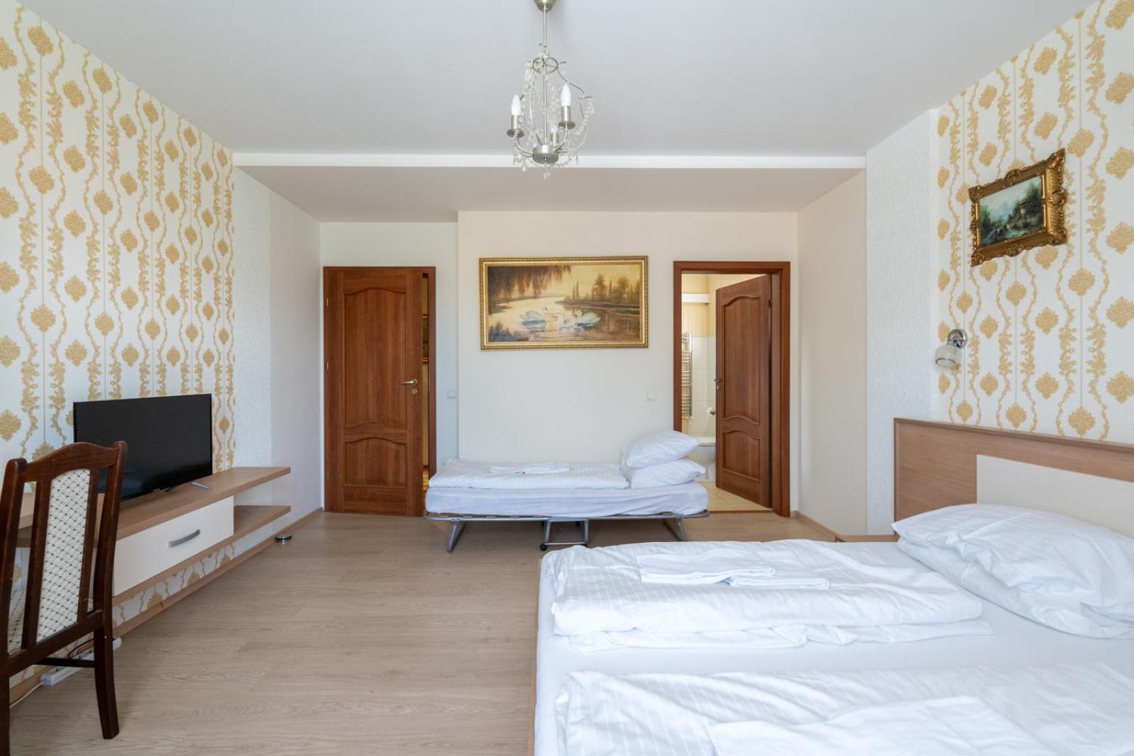 Farawayhomes Aparthotel Near Vienna Airport - Anytime Self Check-In Bruck an der Leitha Esterno foto