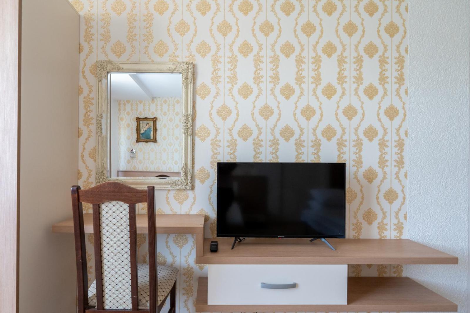 Farawayhomes Aparthotel Near Vienna Airport - Anytime Self Check-In Bruck an der Leitha Esterno foto