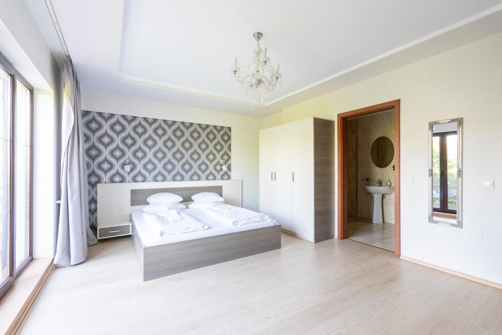 Farawayhomes Aparthotel Near Vienna Airport - Anytime Self Check-In Bruck an der Leitha Esterno foto